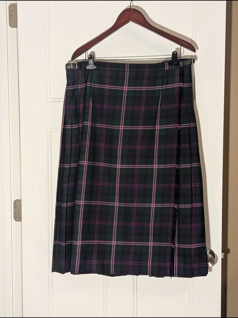 Plaid Midi Skirt in Dark Green and Purple. 100% Wool. Ireland. Sz 20.